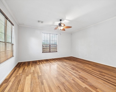 1542 Bevis Street - Photo Thumbnail 13
