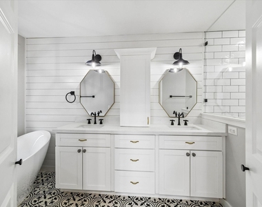 1542 Bevis Street - Photo Thumbnail 23
