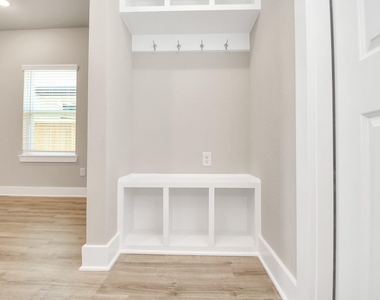 21035 Bay Village Drive - Photo Thumbnail 12