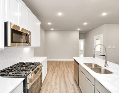 21035 Bay Village Drive - Photo Thumbnail 6