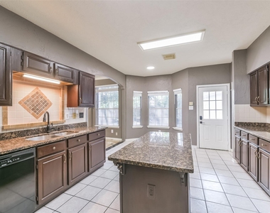 2509 S Mission Circle - Photo Thumbnail 18