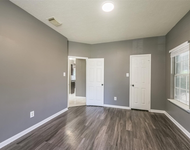 2509 S Mission Circle - Photo Thumbnail 23