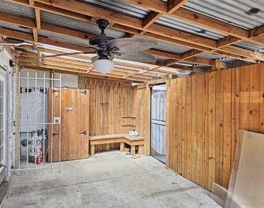 8922 Kempwood Drive - Photo Thumbnail 17