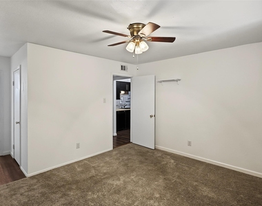 8922 Kempwood Drive - Photo Thumbnail 11