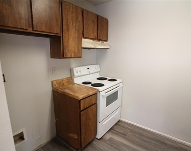 5422 Farley Drive - Photo Thumbnail 2