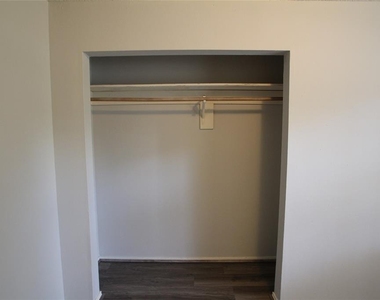 5422 Farley Drive - Photo Thumbnail 10