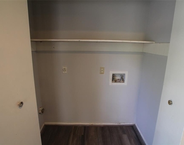 5422 Farley Drive - Photo Thumbnail 4