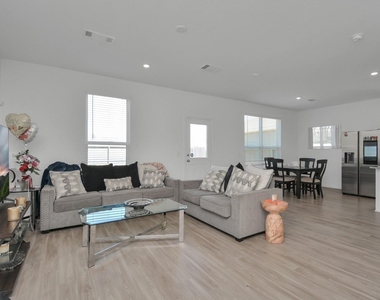 23630 Fallen Cone Street - Photo Thumbnail 5