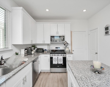 23630 Fallen Cone Street - Photo Thumbnail 7