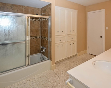 1830 Saddlecreek Drive - Photo Thumbnail 31