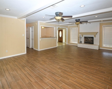 1830 Saddlecreek Drive - Photo Thumbnail 5