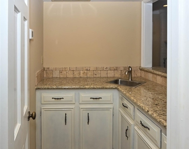 1830 Saddlecreek Drive - Photo Thumbnail 9