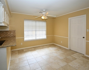 1830 Saddlecreek Drive - Photo Thumbnail 18