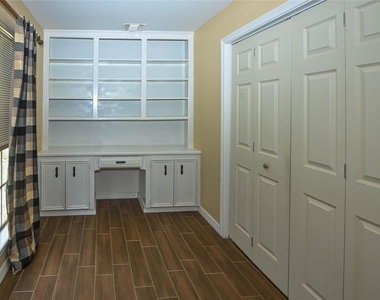 1830 Saddlecreek Drive - Photo Thumbnail 11