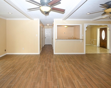 1830 Saddlecreek Drive - Photo Thumbnail 6