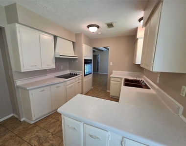 926 Redway Lane - Photo Thumbnail 4