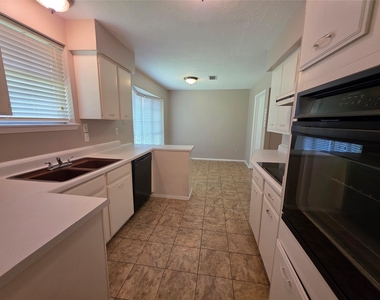 926 Redway Lane - Photo Thumbnail 3