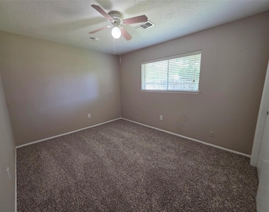 926 Redway Lane - Photo Thumbnail 8