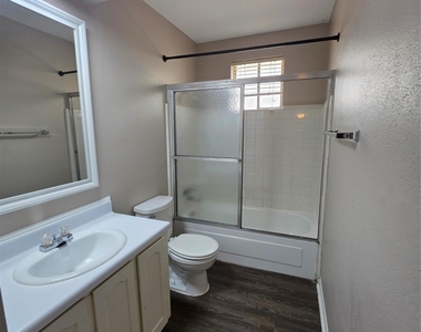 926 Redway Lane - Photo Thumbnail 10
