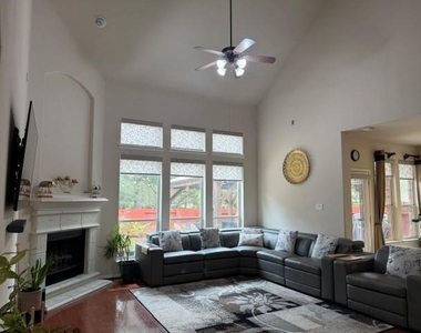 2 Carmeline Drive - Photo Thumbnail 7