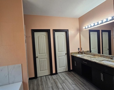 13922 Somersworth Drive - Photo Thumbnail 11