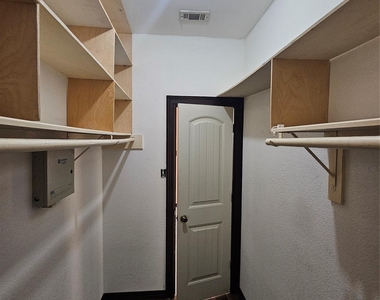 13922 Somersworth Drive - Photo Thumbnail 13