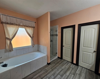 13922 Somersworth Drive - Photo Thumbnail 10