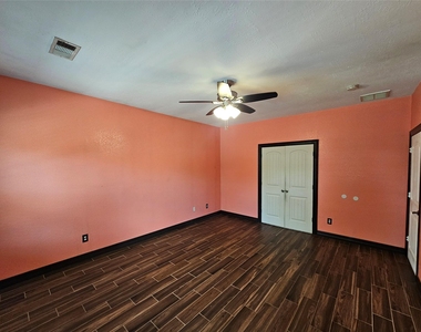 13922 Somersworth Drive - Photo Thumbnail 8