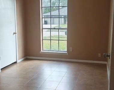 15434 Indian Woods Drive - Photo Thumbnail 7
