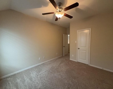 18107 Golden Falls Lane - Photo Thumbnail 15