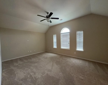 18107 Golden Falls Lane - Photo Thumbnail 11