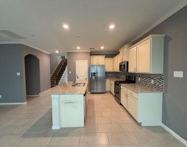 18107 Golden Falls Lane - Photo Thumbnail 23