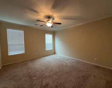 18107 Golden Falls Lane - Photo Thumbnail 9