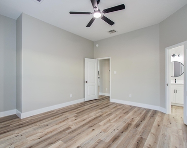 4506 Knights Court - Photo Thumbnail 18