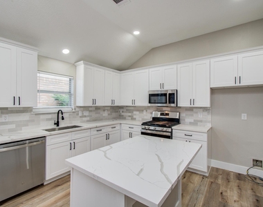 4506 Knights Court - Photo Thumbnail 12