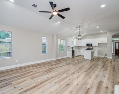 4506 Knights Court - Photo Thumbnail 15