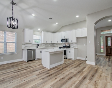 4506 Knights Court - Photo Thumbnail 6