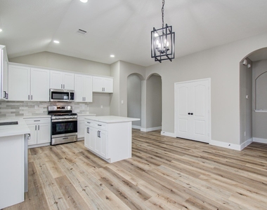 4506 Knights Court - Photo Thumbnail 7