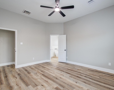 4506 Knights Court - Photo Thumbnail 19