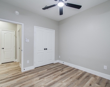 4506 Knights Court - Photo Thumbnail 24