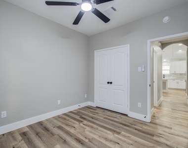 4506 Knights Court - Photo Thumbnail 26