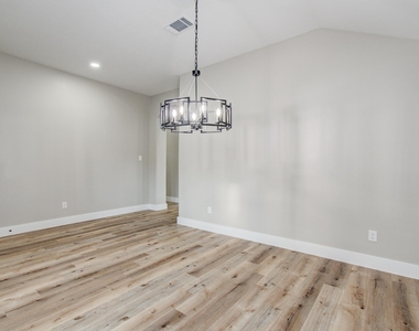 4506 Knights Court - Photo Thumbnail 3