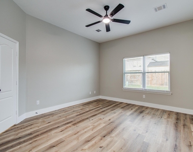 4506 Knights Court - Photo Thumbnail 17