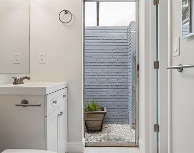 3115 Palamore Drive - Photo Thumbnail 4