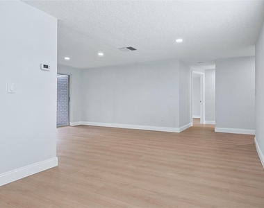 3115 Palamore Drive - Photo Thumbnail 11