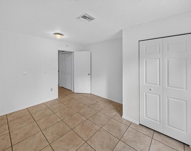 20105 Suncrest Drive - Photo Thumbnail 9