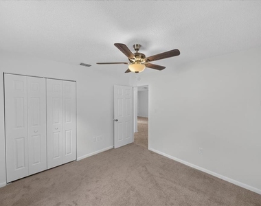 20105 Suncrest Drive - Photo Thumbnail 15