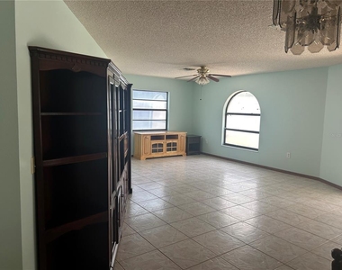 4163 Ramona Drive - Photo Thumbnail 2