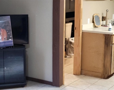 11115b Pinto Drive - Photo Thumbnail 3