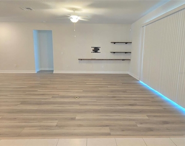 13814 Tonya Anne Drive - Photo Thumbnail 4